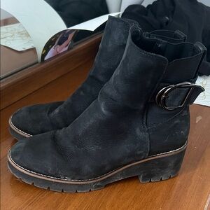 Blondo Black Leather Ankle Boots with Buckle